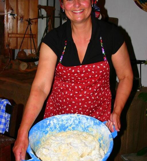 ペンション Nitovikla Hotel & Cave Restaurant & Pool An Authentic Local Experience !