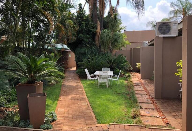 ペンション Odelia Guest House