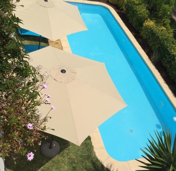 פנסיון Only Women Guest House   Villa De La Comunidad Internacional De La Mujer