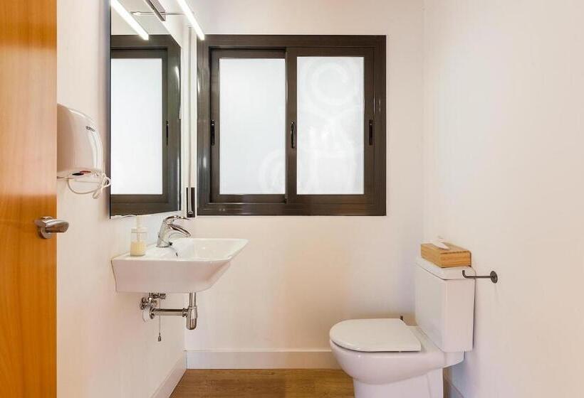 פנסיון Only Women Guest House   Villa De La Comunidad Internacional De La Mujer