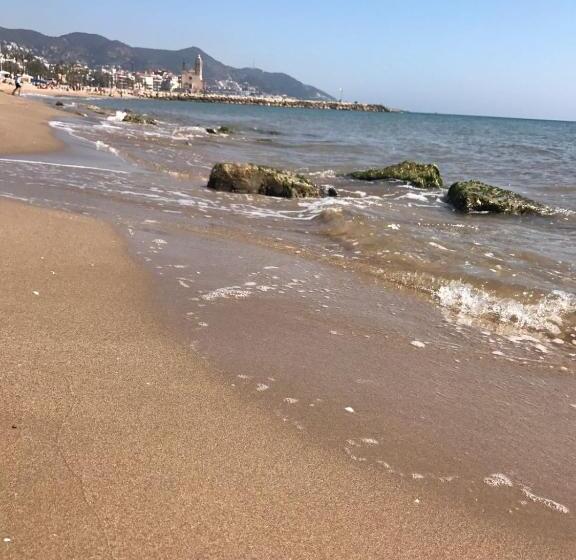 פנסיון Only Women Guest House   Villa De La Comunidad Internacional De La Mujer