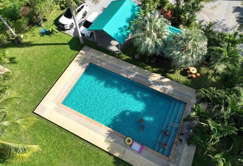 פנסיון Palm Gardens Resort, Bang Saphan