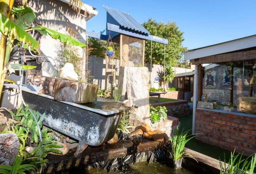 פנסיון Strand Family 4 Sleeper En Suite Studio