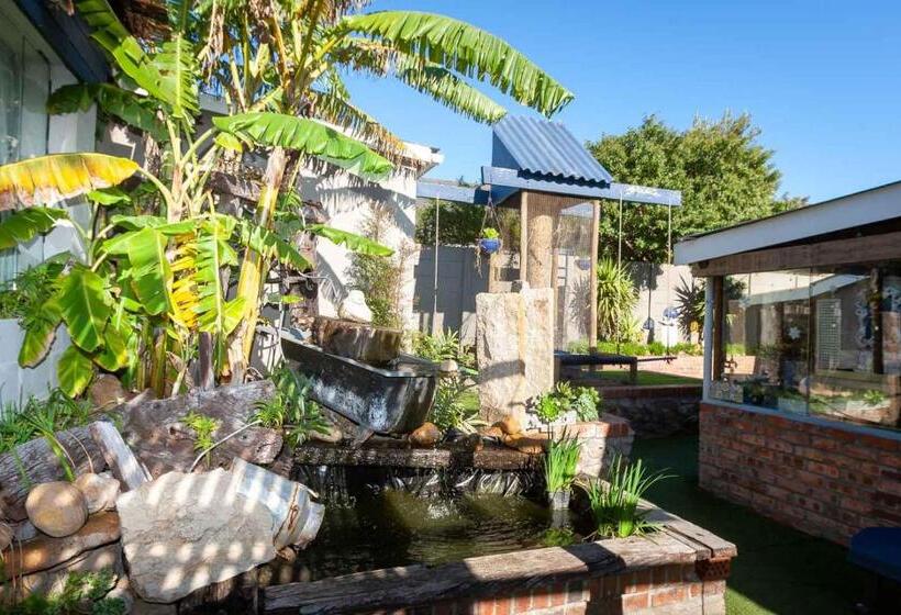 פנסיון Strand Family 4 Sleeper En Suite Studio