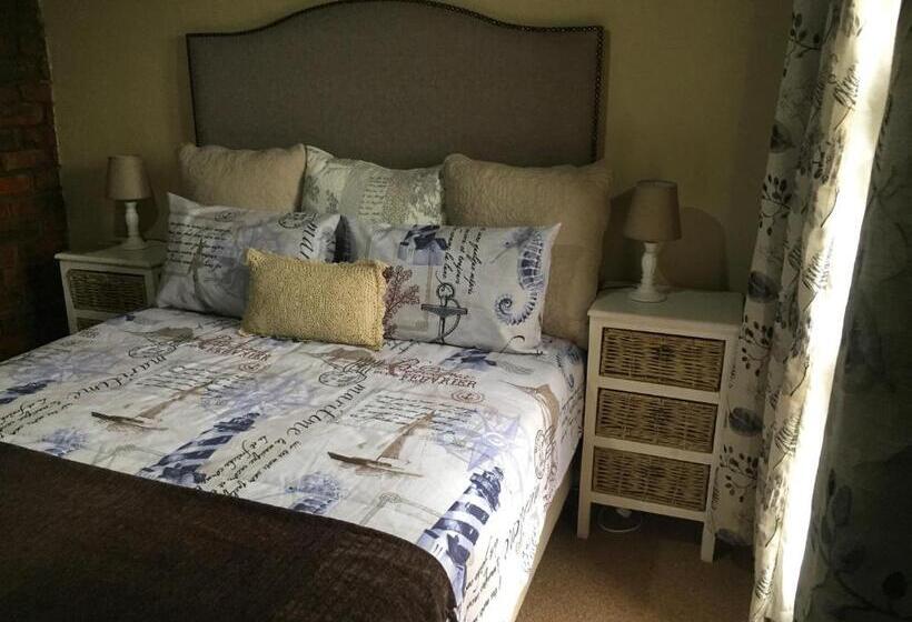 פנסיון Summer Vintage Home In Gonubie   Just A Walk To The Beach!