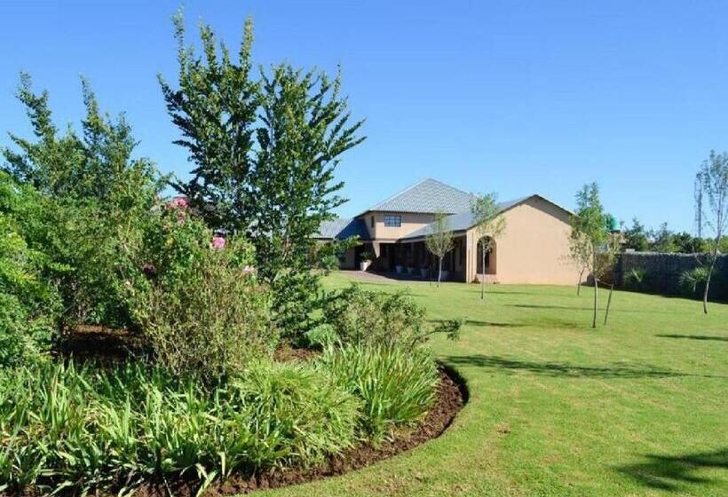 펜션 The Venue And Guestrooms On Site