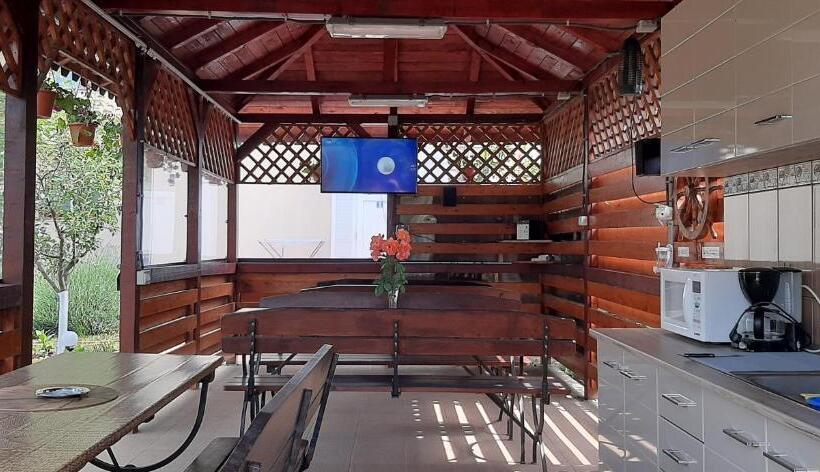 پانسیون Timona  Camere De închiriat