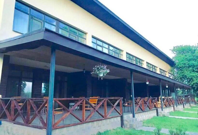 استراحتگاه база відпочинку ріверсайд світло є завжди