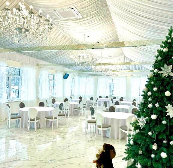 استراحتگاه база відпочинку ріверсайд світло є завжди