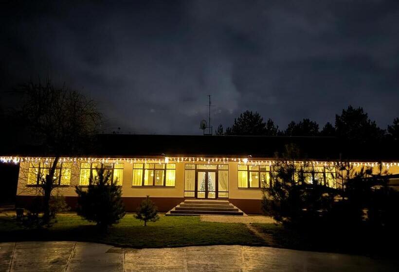 استراحتگاه база відпочинку ріверсайд світло є завжди