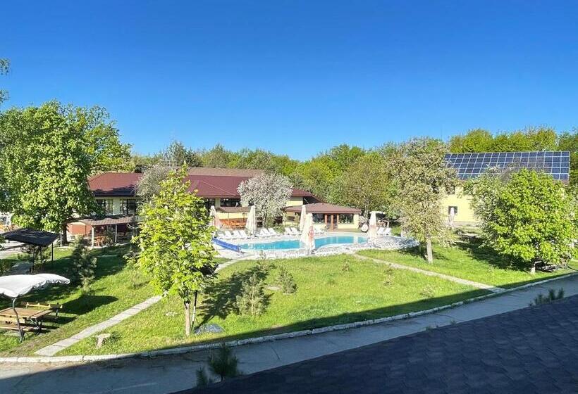 استراحتگاه база відпочинку ріверсайд світло є завжди