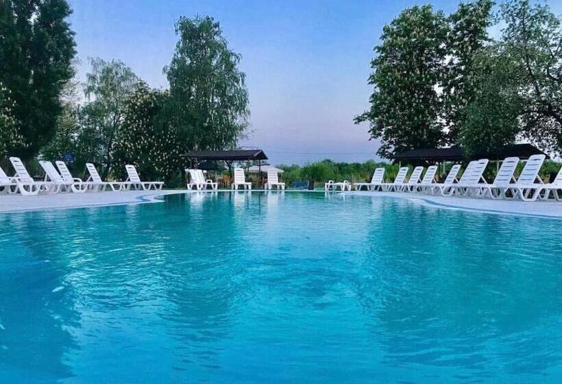 استراحتگاه база відпочинку ріверсайд світло є завжди