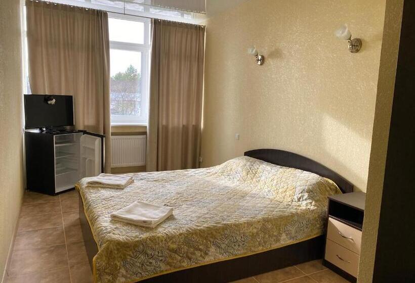 استراحتگاه база відпочинку ріверсайд світло є завжди