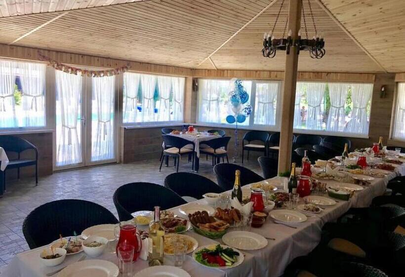 استراحتگاه база відпочинку ріверсайд світло є завжди