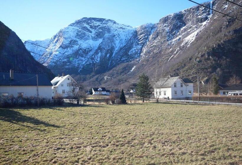 리조트 Adventure Hotel & Guesthouse Eidfjord New