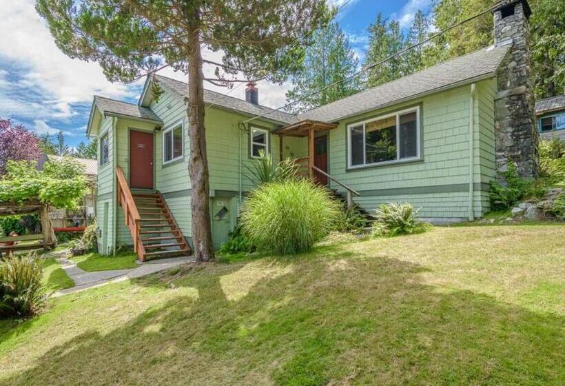 Курорт Woods End Landing