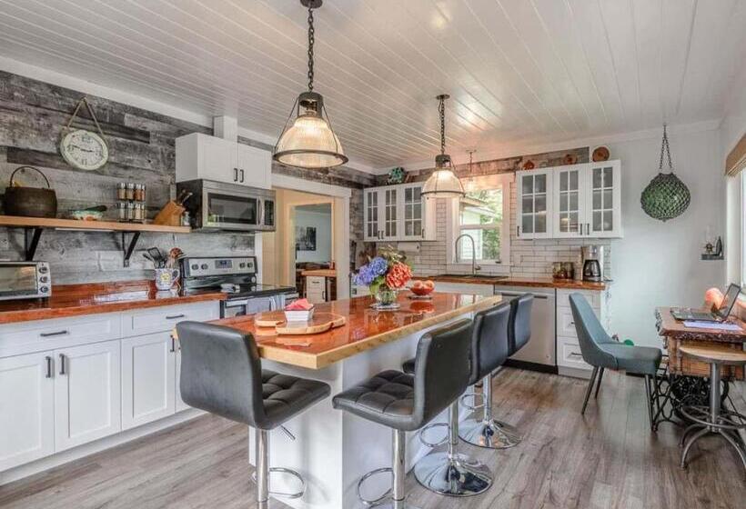 Курорт Woods End Landing