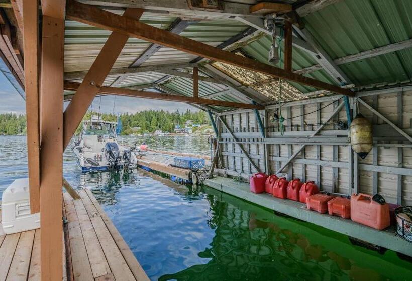 Курорт Woods End Landing