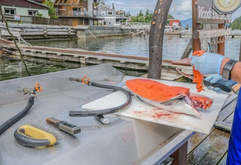 Курорт Woods End Landing