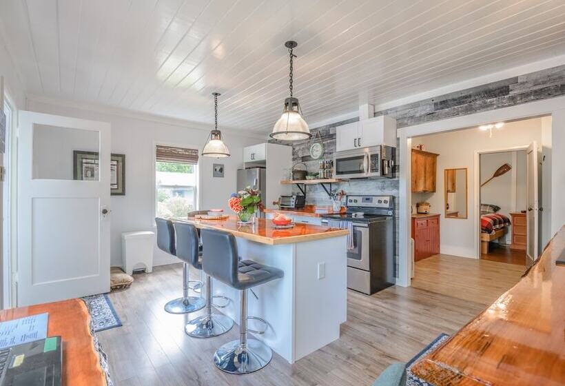 Курорт Woods End Landing