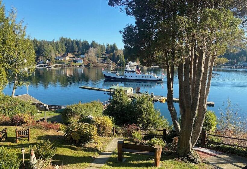 Курорт Woods End Landing