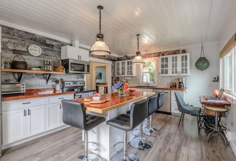 Курорт Woods End Landing