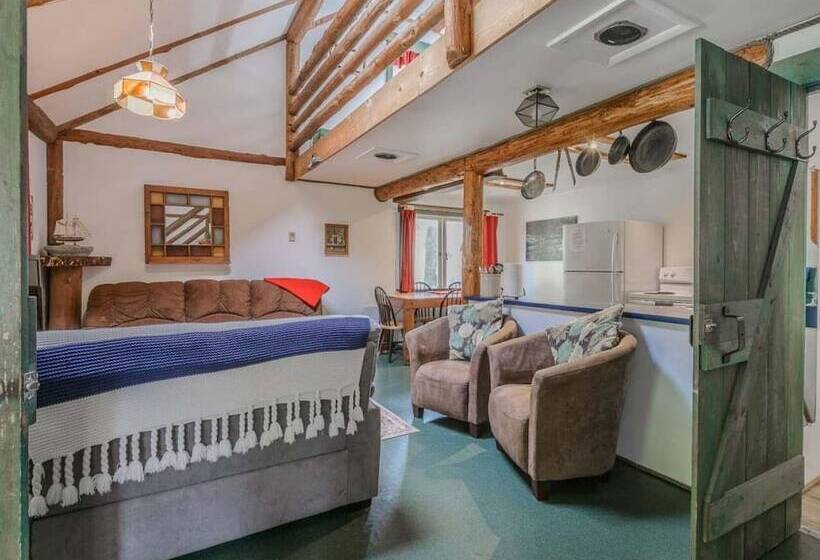 Курорт Woods End Landing