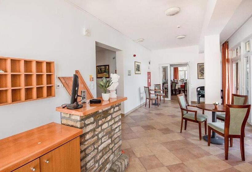 Sziget Hotel Veránka