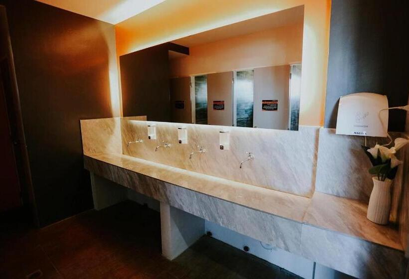 Viajeros Hostel Boracay