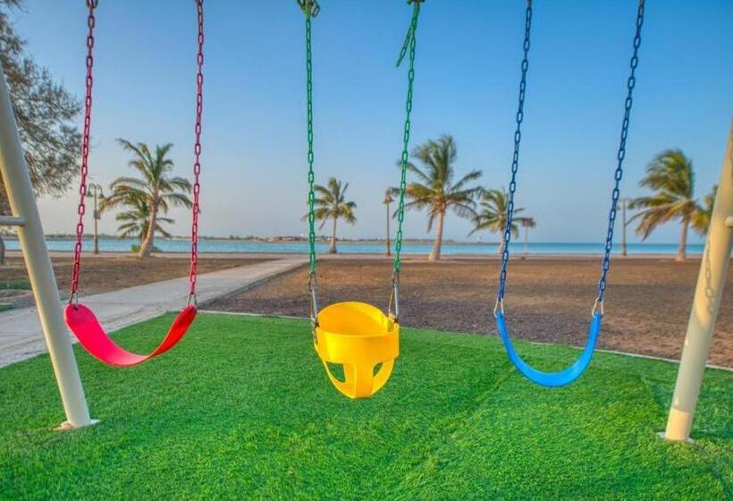 منتجع شاطئ الورد