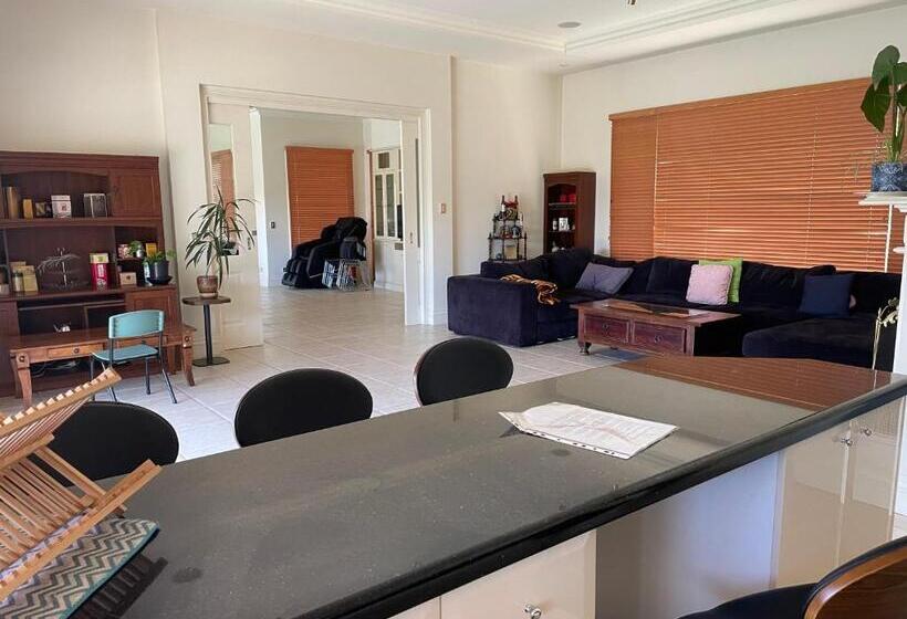 فندق صغير 6 Bdrs Villa With Pool & Tennis Court