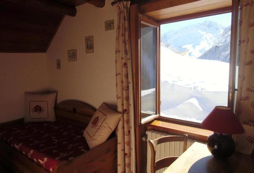 호스텔 Auberge Aux 3 Frenes