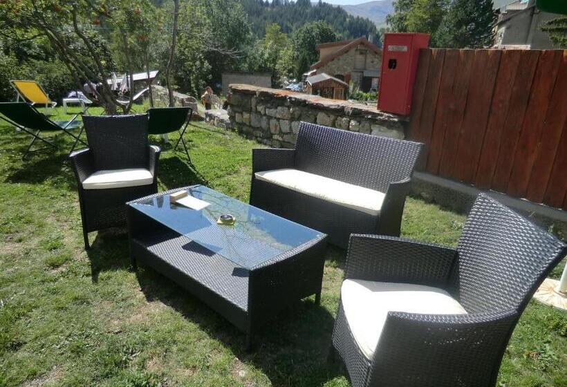 호스텔 Auberge Aux 3 Frenes