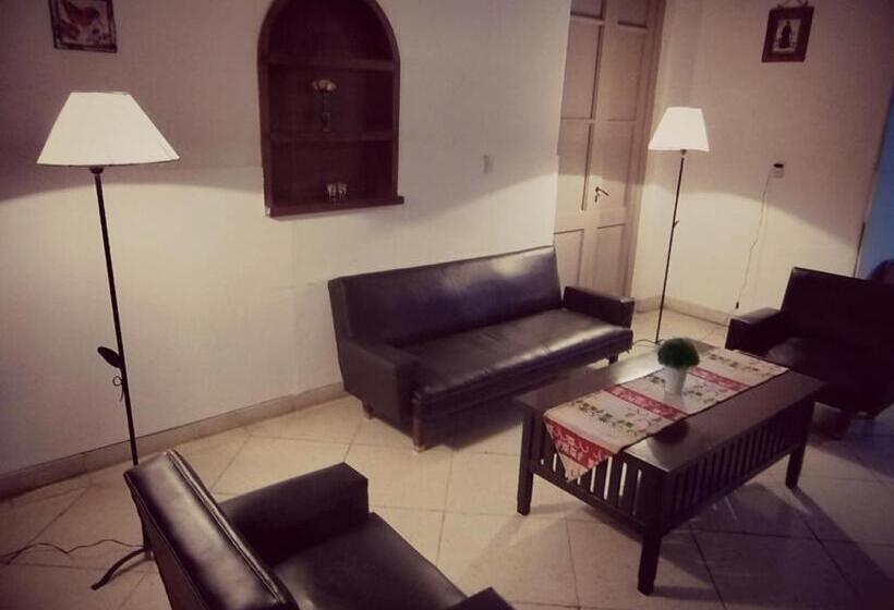 فندق صغير Gran Hotel Colón