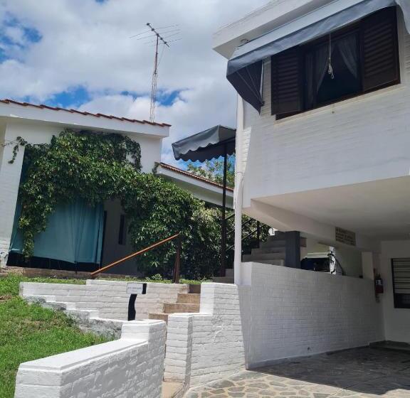 فندق صغير Hostería Los Sauces