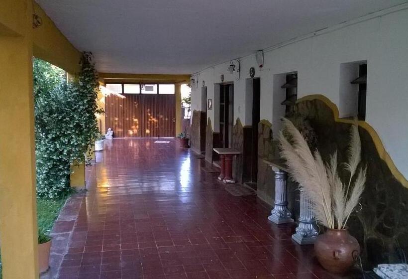 旅馆 La Casa De Reyes Posada