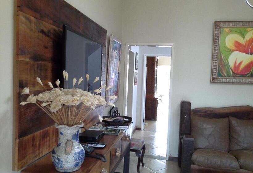 旅馆 Pousada Abelha Rainha