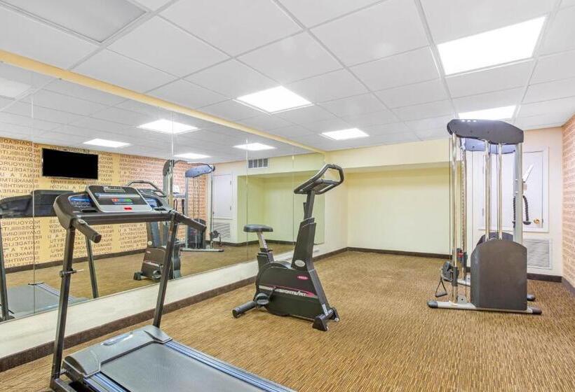 ユースホステル Quality Inn Slidell I 10