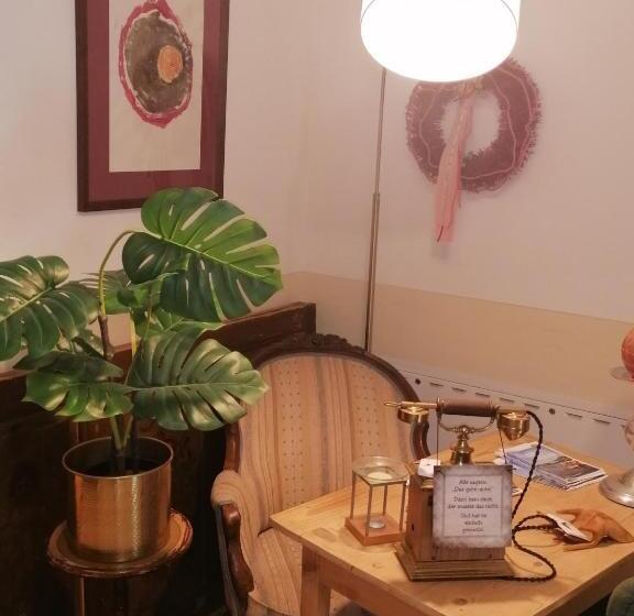 فندق صغير Taferne In Köstendorf   Ferienwohnung Monteurzimmer