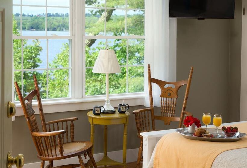 فندق صغير Wolf Cove Inn