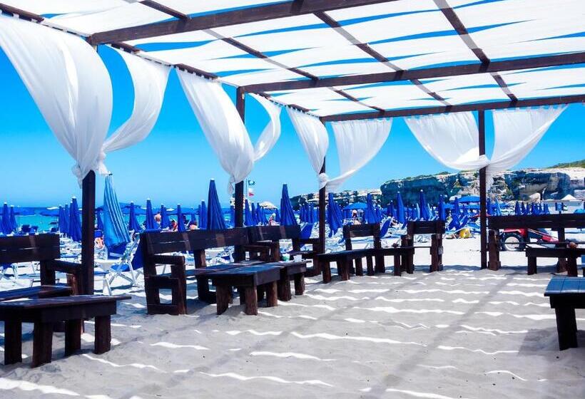 Araba Fenice Village