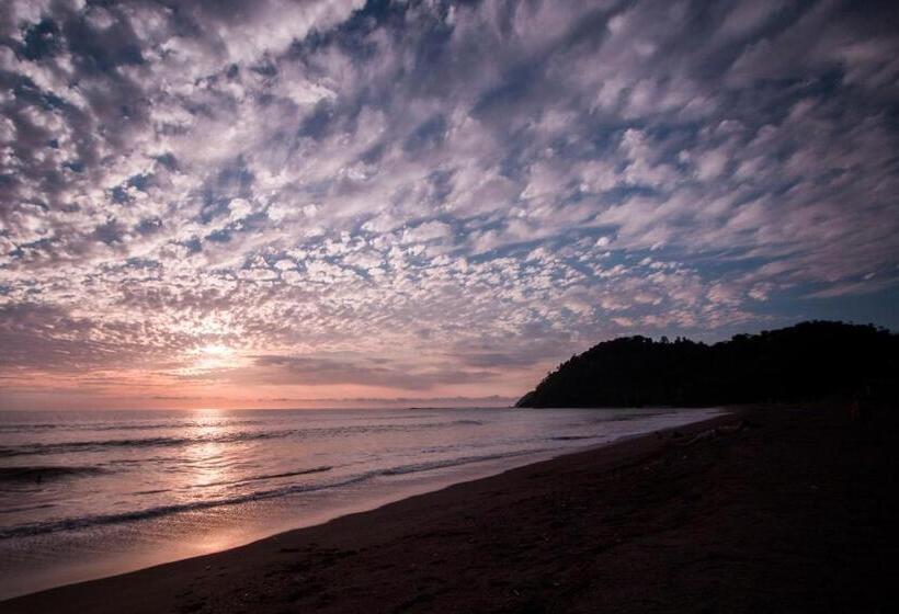 Bahia Encantada Beach Front Proyect, Jaco Paradise