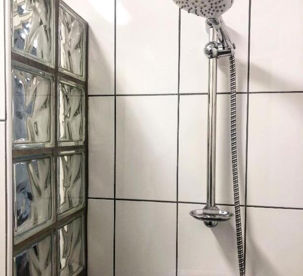 Bed And Breakfast 33