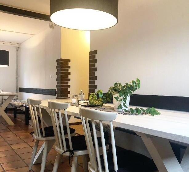 Bed And Breakfast 33