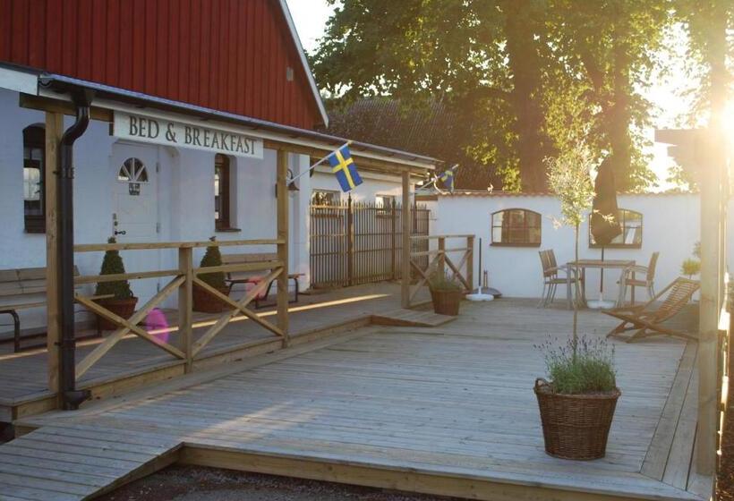 Bed And Breakfast 33