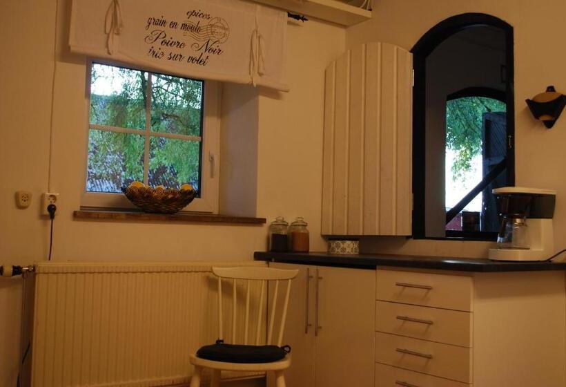 Bed And Breakfast 33