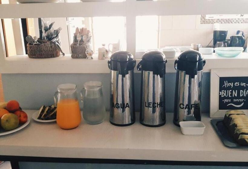 تختخواب و صبحانه Are Pora