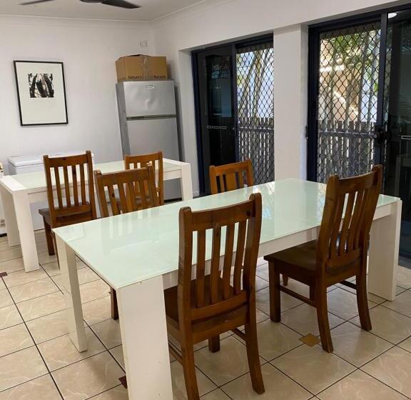 مبيت وإفطار Arrival Lodge Hostel Accommodation