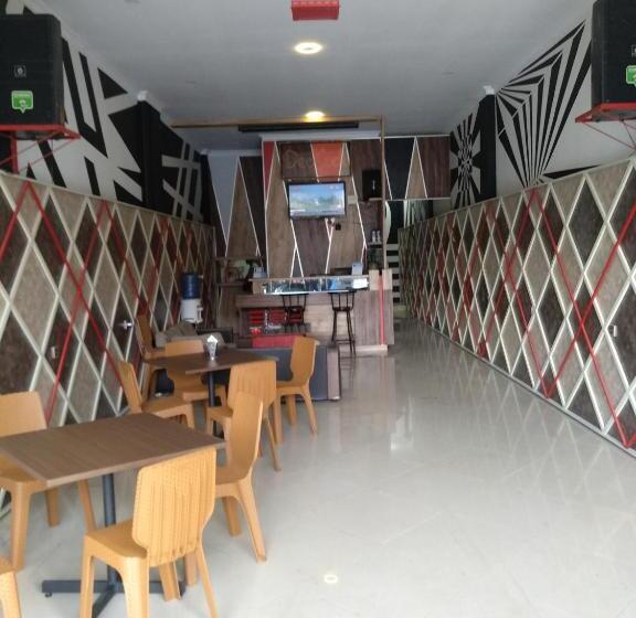 住宿加早餐  De Kock