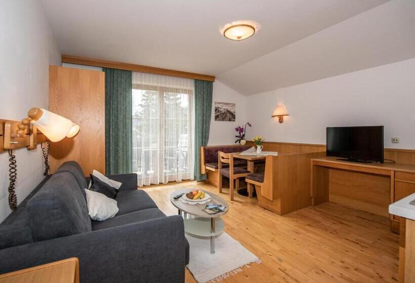 تختخواب و صبحانه Pension Moser